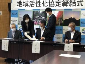 9e289403-2e4c-406b-ad96-538ed1343af7